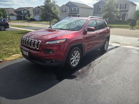 Used 2016 Jeep Cherokee Latitude w/ Safety/Convenience Group FWD image 2