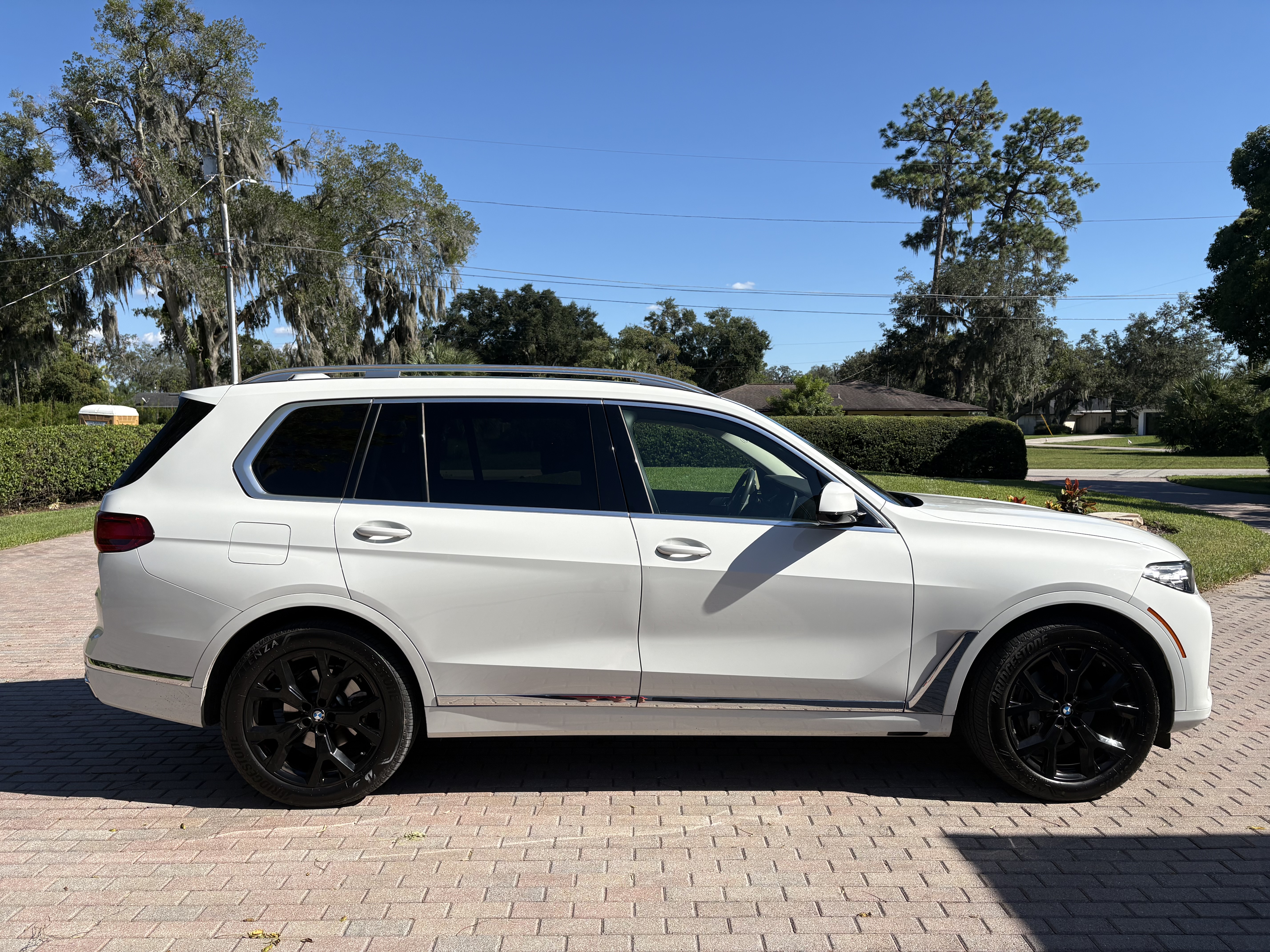 Used 2022 BMW X7 xDrive40i w/ Executive Package AWD/4WD image 2
