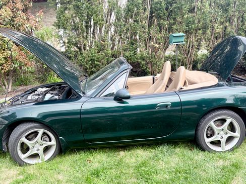 Used 2002 MAZDA MX-5 Miata LS image 19