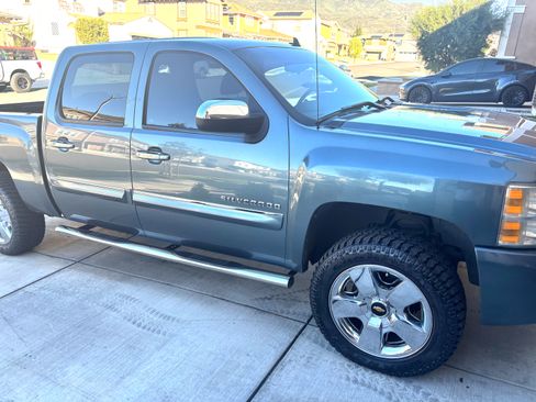 Used 2011 Chevrolet Silverado 1500 LT w/ Regional Value Package image 4
