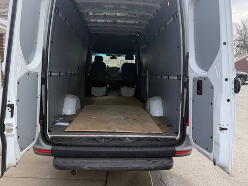 Used 2022 Mercedes-Benz Sprinter 2500 image 5