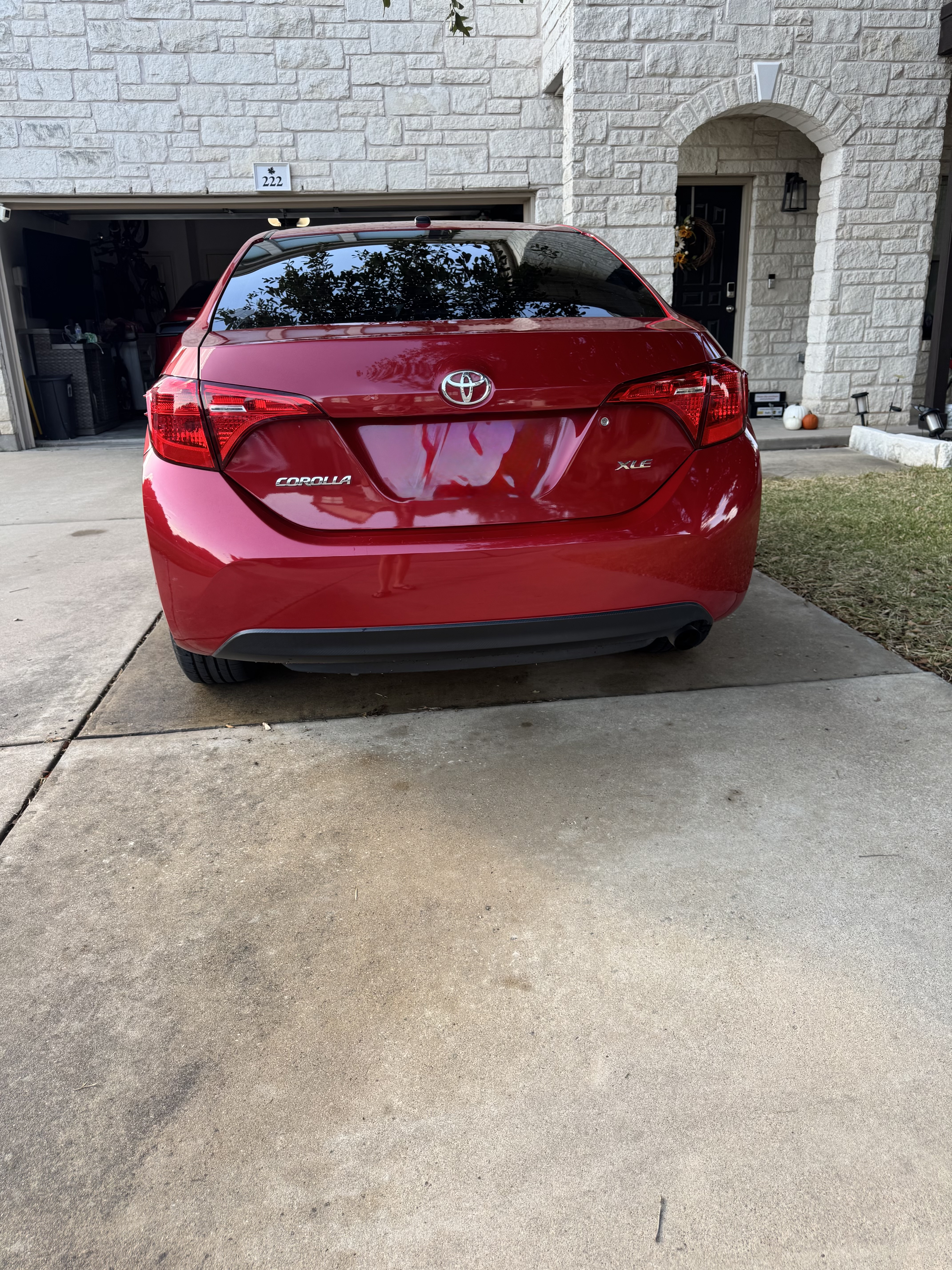 Used 2017 Toyota Corolla XLE FWD image 4