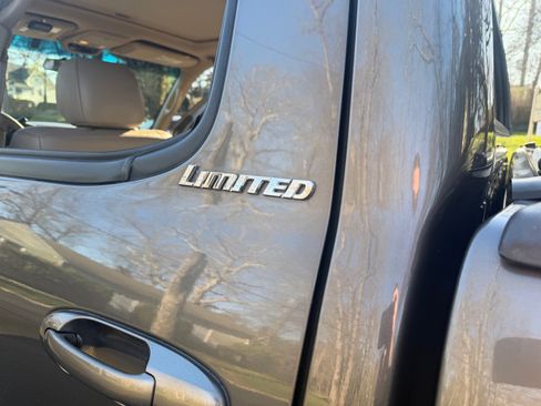 Used 2005 Toyota Tundra Limited image 11