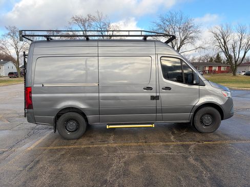 Used 2023 Mercedes-Benz Sprinter 2500 image 6