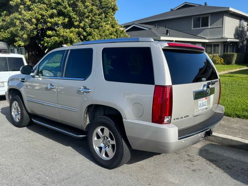 Used 2007 Cadillac Escalade AWD image 5