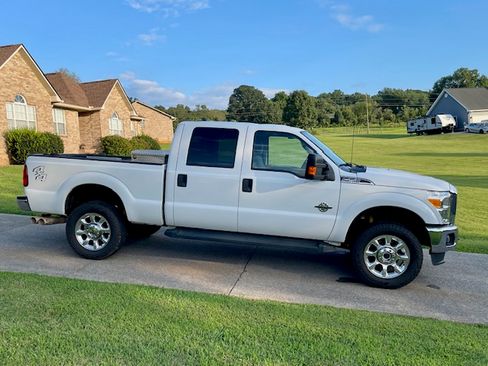 Used 2016 Ford F250 XLT w/ Snow Plow Prep Package image 4