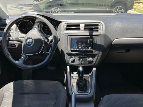 Used 2015 Volkswagen Jetta SE FWD image 10