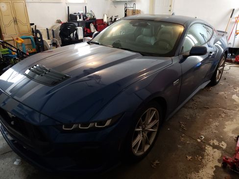 Used 2024 Ford Mustang GT Premium image 4