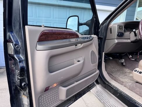Used 2002 Ford Excursion Limited AWD/4WD image 9