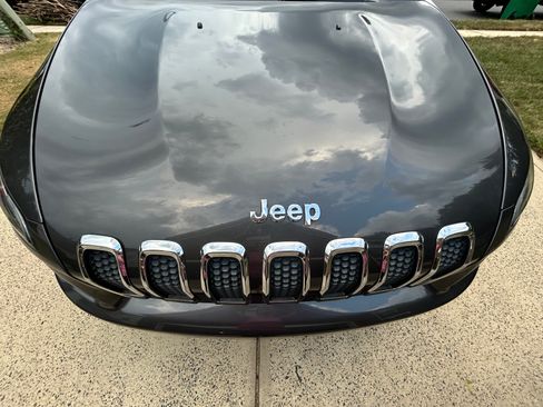 Used 2014 Jeep Cherokee Latitude w/ Comfort/Convenience Group image 11