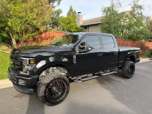 Used 2019 Ford F250 Lariat w/ Lariat Ultimate Package AWD/4WD image 8