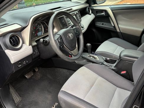 Used 2015 Toyota RAV4 XLE image 4
