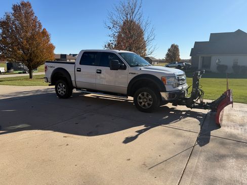 Used 2013 Ford F150 XLT w/ Luxury Equipment Group image 4