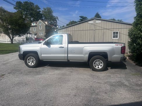 Used 2018 Chevrolet Silverado 1500 W/T w/ WT Convenience Package AWD/4WD image 2