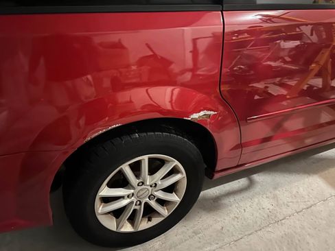 Used 2013 Dodge Grand Caravan SXT image 11