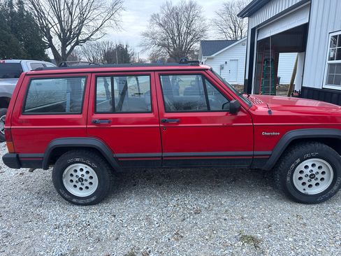 Used 1993 Jeep Cherokee Sport image 5