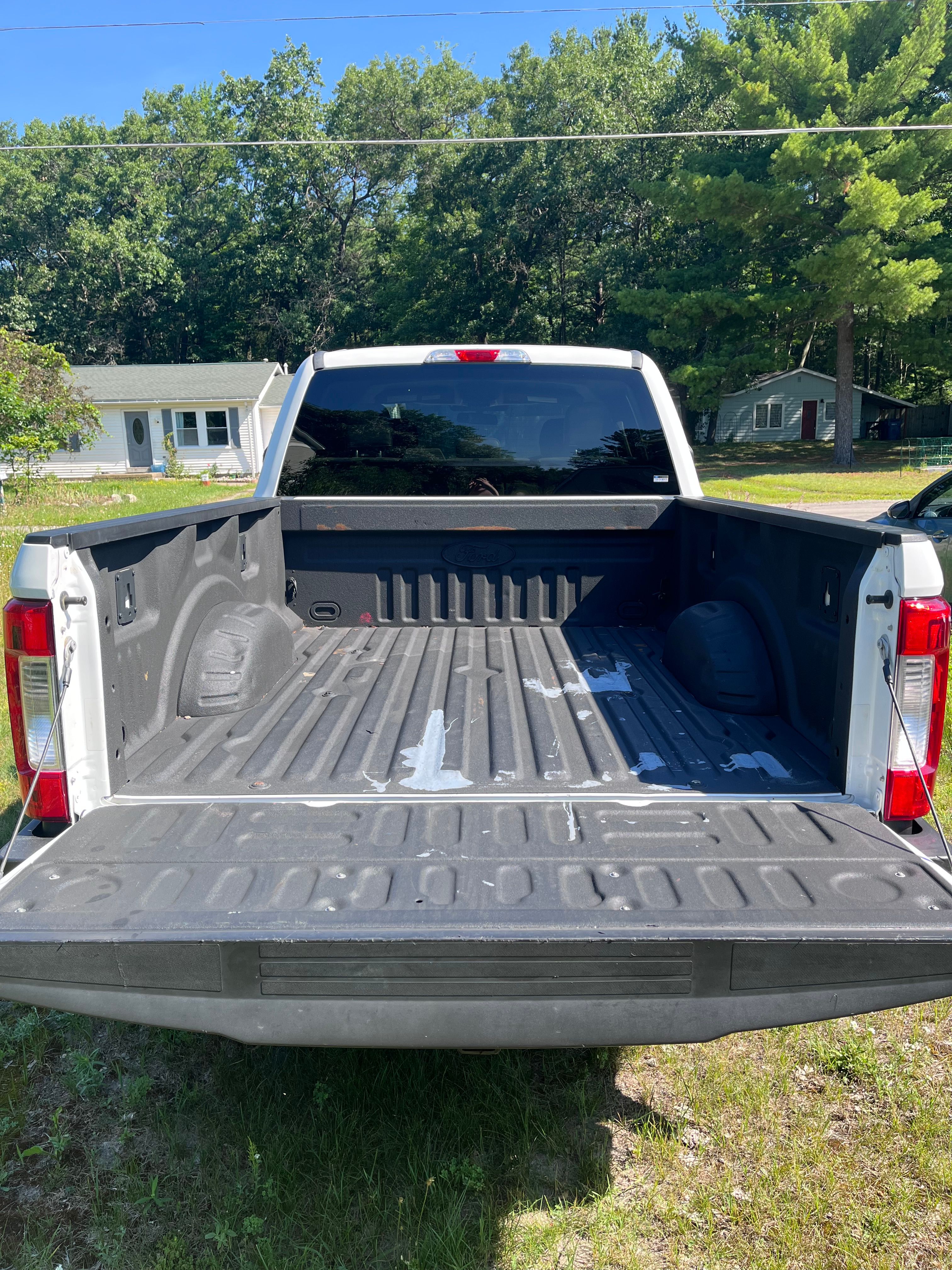 Used 2019 Ford F250 XL w/ Power Equipment Group AWD/4WD image 6