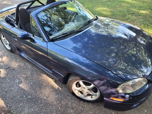 Used 2002 MAZDA MX-5 Miata image 12