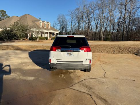 Used 2016 GMC Terrain SLE image 9