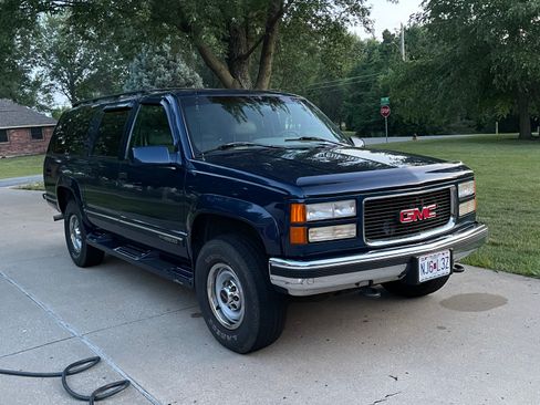 Used 1996 GMC Suburban 2500 AWD/4WD image 23