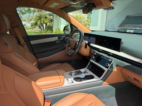 Used 2025 Genesis GV80 3.5T Prestige image 12