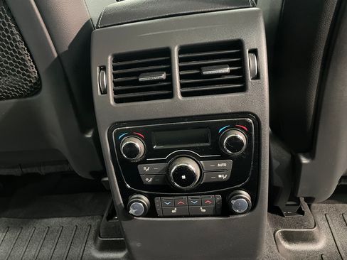 Used 2019 Jaguar F-PACE S image 22