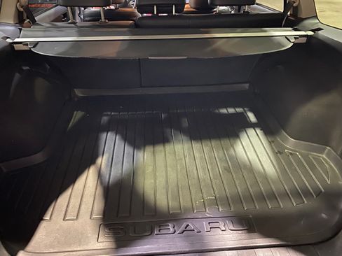 Used 2010 Subaru Outback 2.5i Limited AWD/4WD image 16