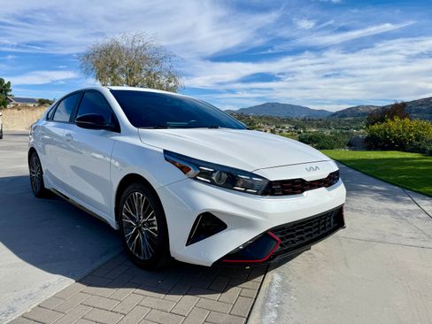 Used 2022 Kia Forte GT-Line image 2