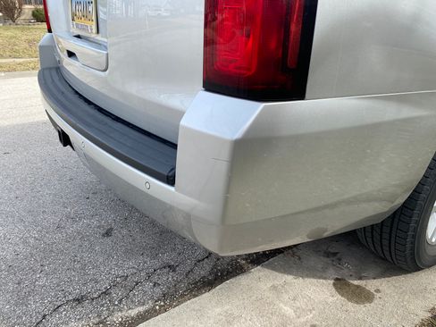 Used 2017 Chevrolet Suburban LT image 12