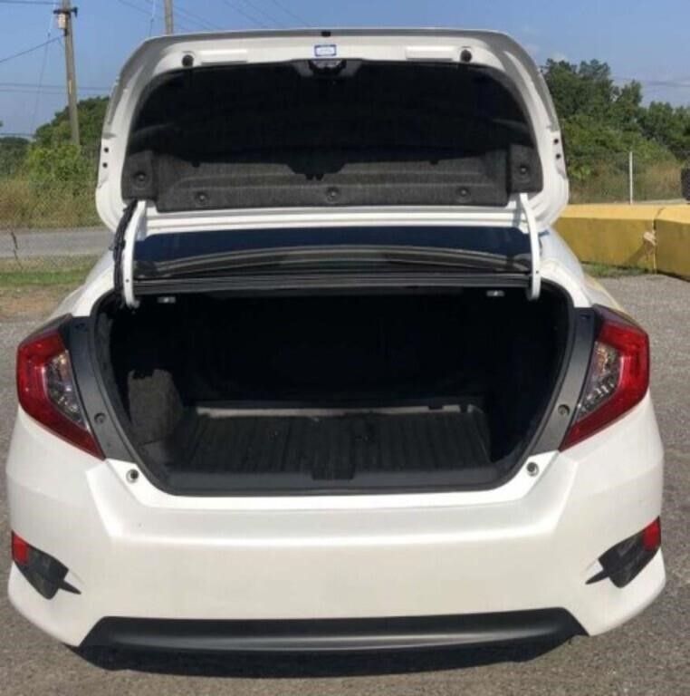 Used 2016 Honda Civic EX image 2