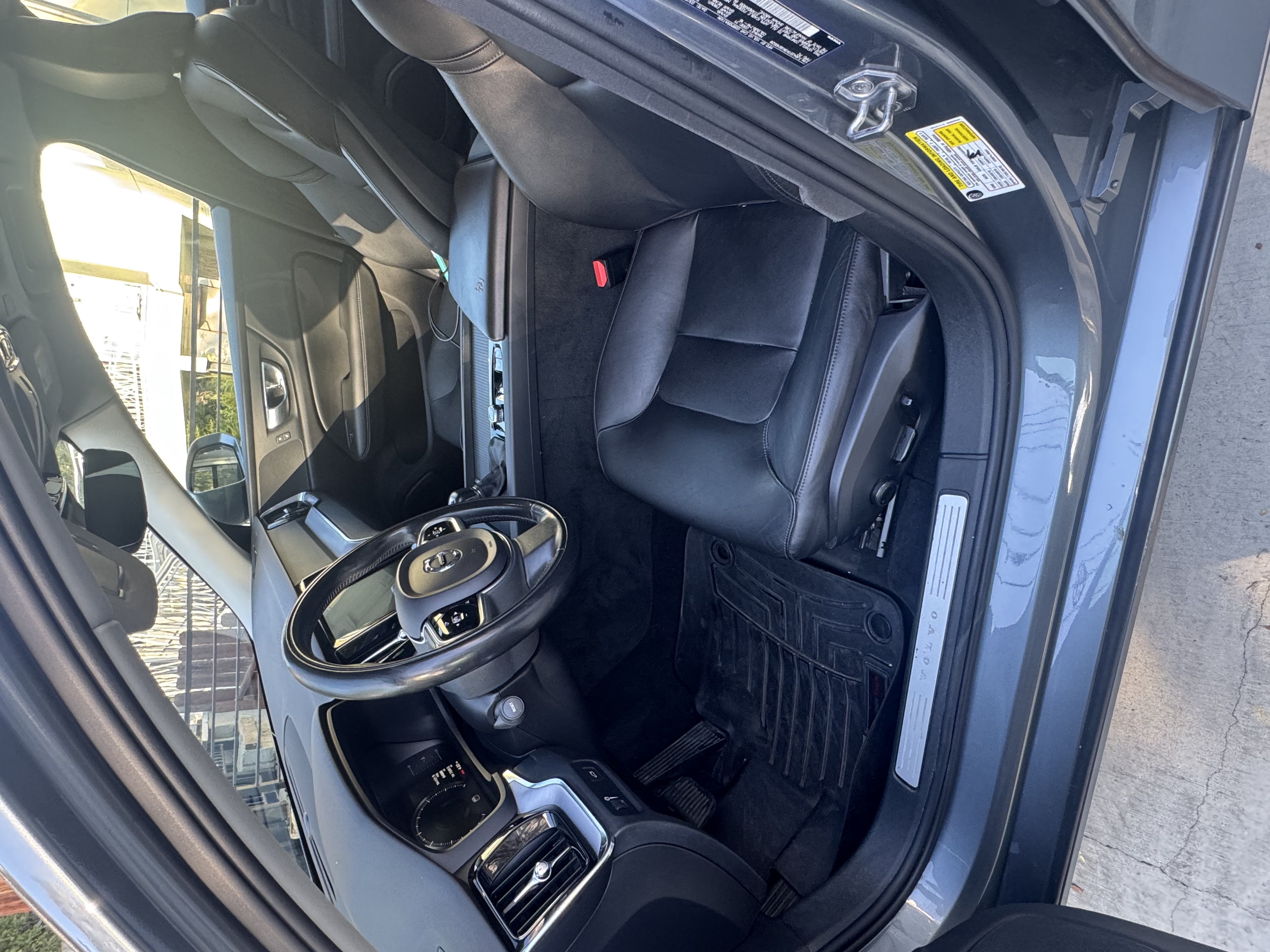 Used 2019 Volvo S60 T6 Momentum w/ Premium Package AWD/4WD image 4