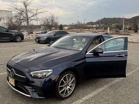 Used 2022 Mercedes-Benz E 350 4MATIC Sedan image 2