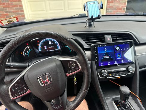 Used 2019 Honda Civic LX image 9