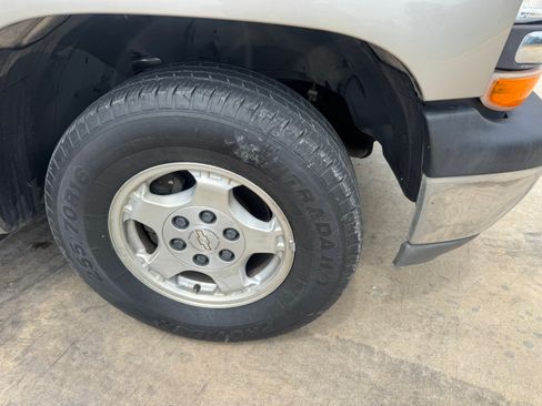 Used 2001 Chevrolet Silverado 1500 LS w/ Firm Ride Suspension Pkg RWD image 8