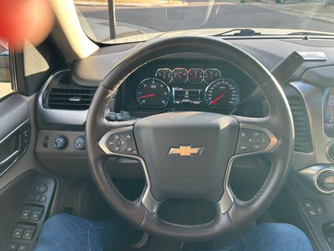 Used 2015 Chevrolet Suburban LTZ image 5