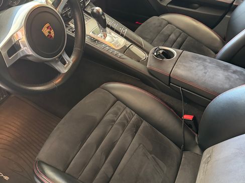 Used 2015 Porsche Panamera GTS w/ Premium Package Plus image 4