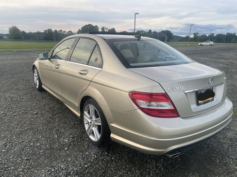 Used 2011 Mercedes-Benz C 300 4MATIC Sedan image 8