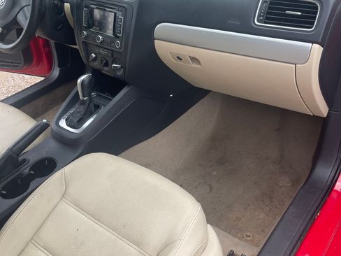 Used 2011 Volkswagen Jetta TDI FWD image 9