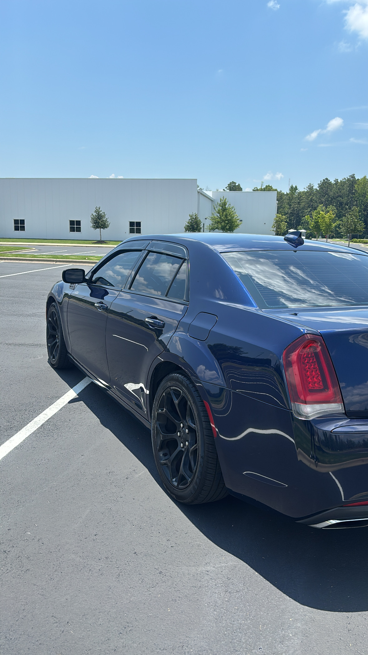 Used 2016 Chrysler 300 S RWD image 5