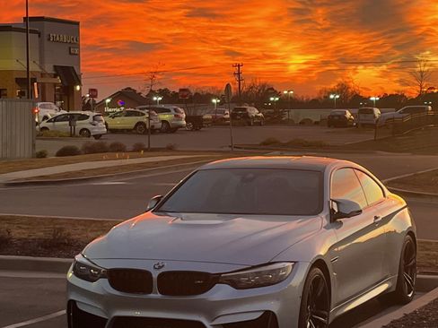 Used 2018 BMW M4 Coupe image 25