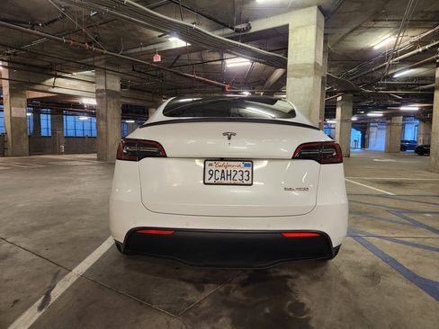 Used 2022 Tesla Model Y Performance AWD/4WD image 8