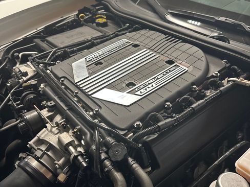 Used 2016 Chevrolet Corvette Z06 w/ 3LZ Preferred Equipment Group image 12