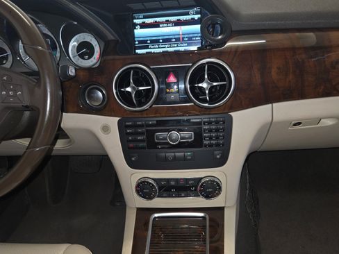 Used 2015 Mercedes-Benz GLK 350 4MATIC image 12