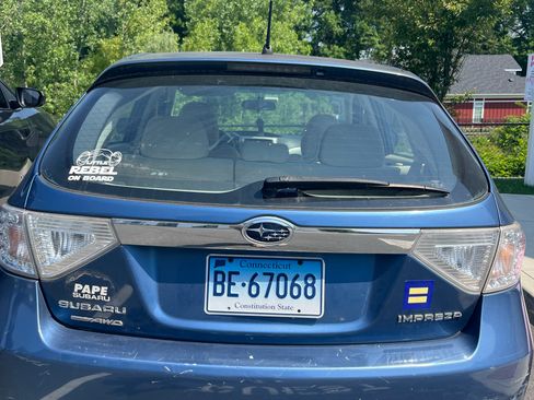 Used 2010 Subaru Impreza 2.5i image 8