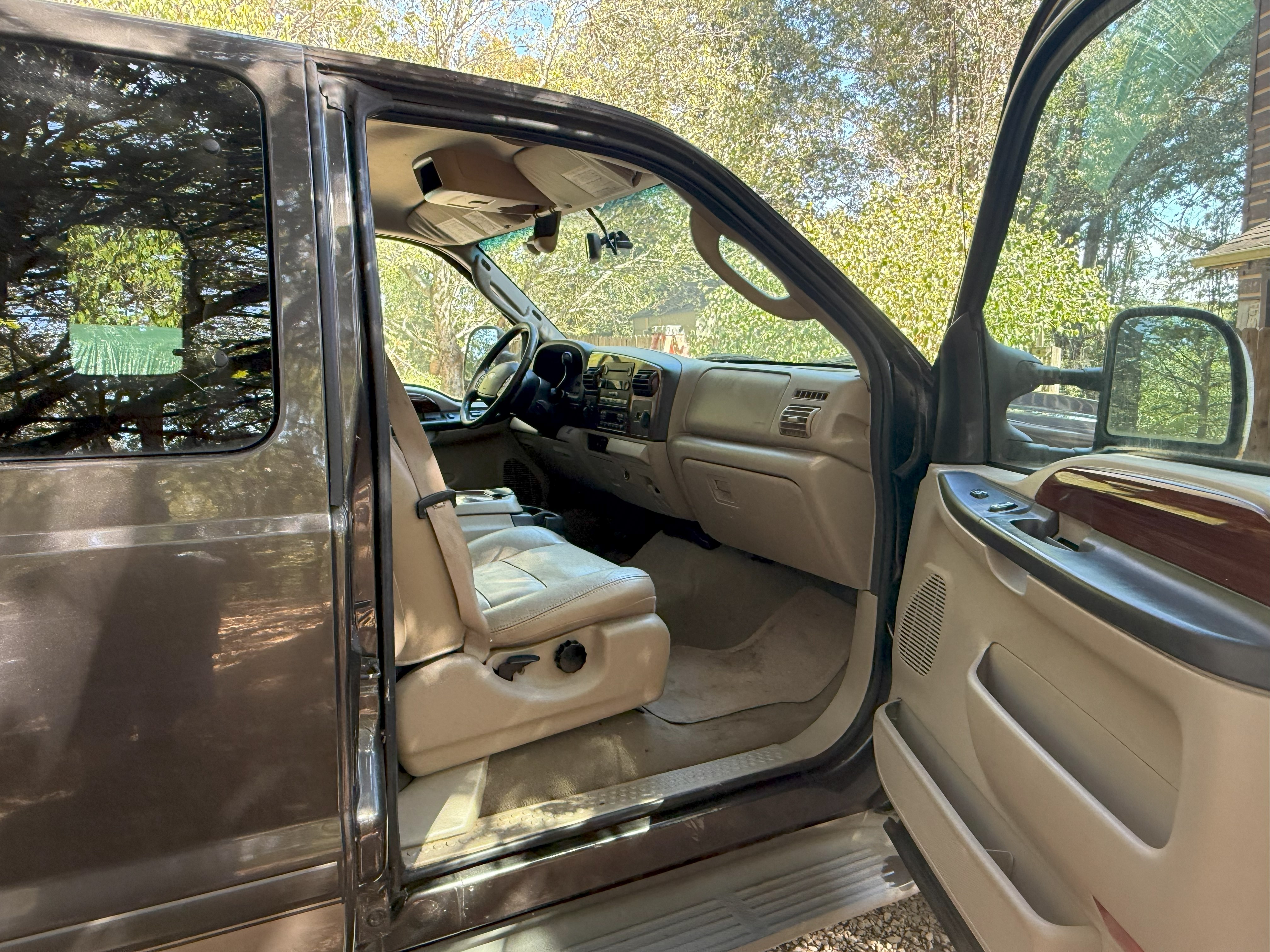 Used 2005 Ford F250 Lariat AWD/4WD image 12