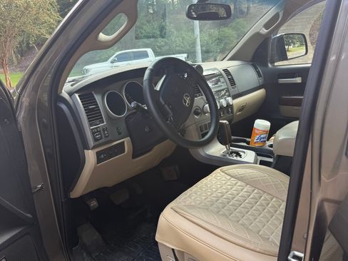 Used 2012 Toyota Tundra Limited w/ Memory Pkg AWD/4WD image 10