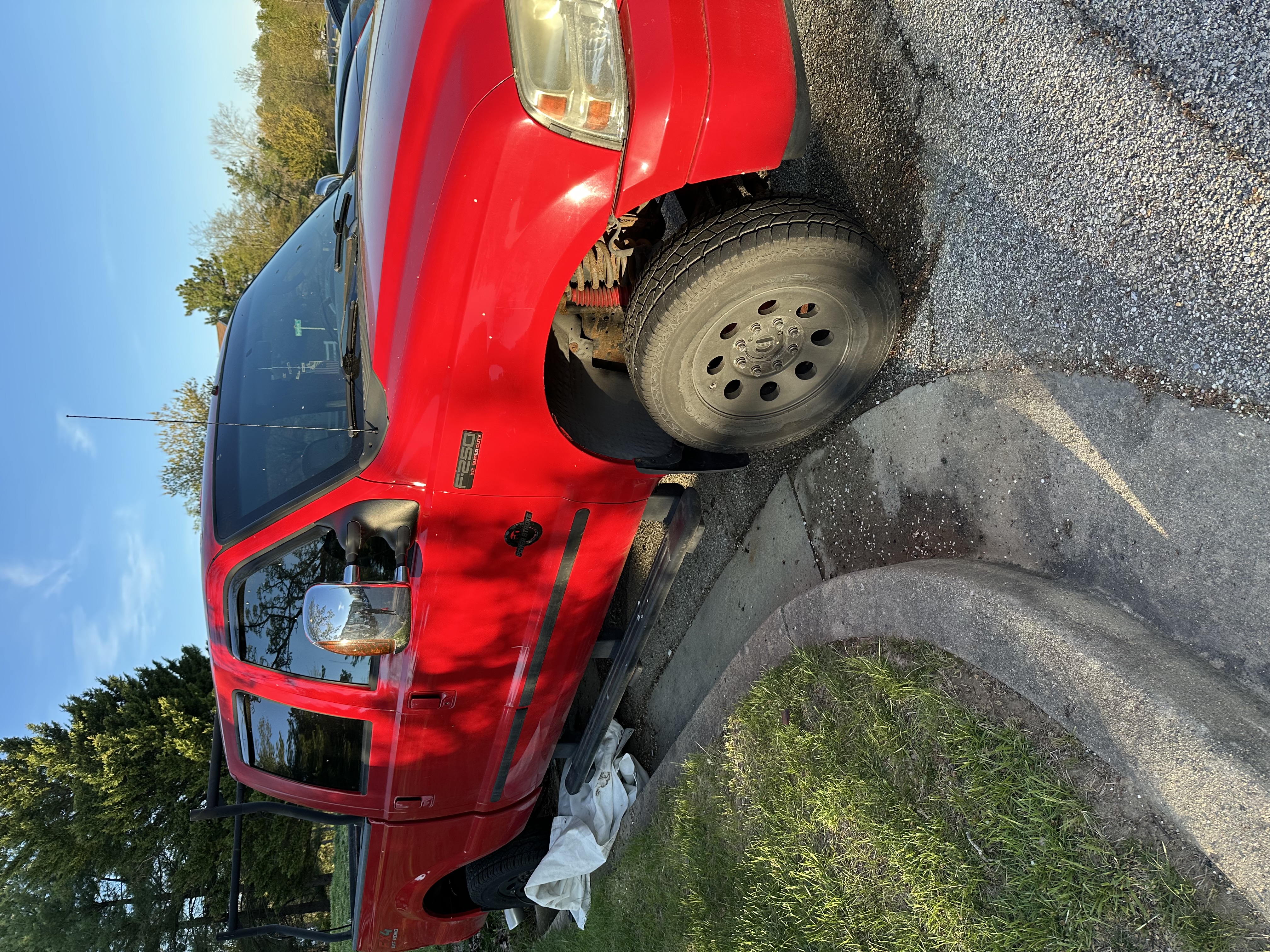 Used 2005 Ford F250 XLT AWD/4WD image 1
