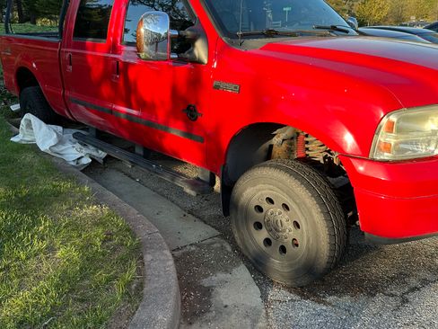 Used 2005 Ford F250 XLT AWD/4WD image 1