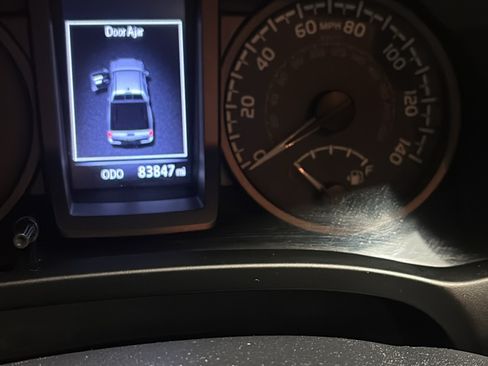 Used 2017 Toyota Tacoma TRD Sport image 2