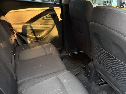 Used 2015 Chevrolet Trax LT FWD image 8